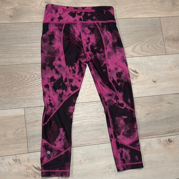 Lululemon Pace Revival Crop Pink and Black Patterned Leggings - Picture 7 of 16